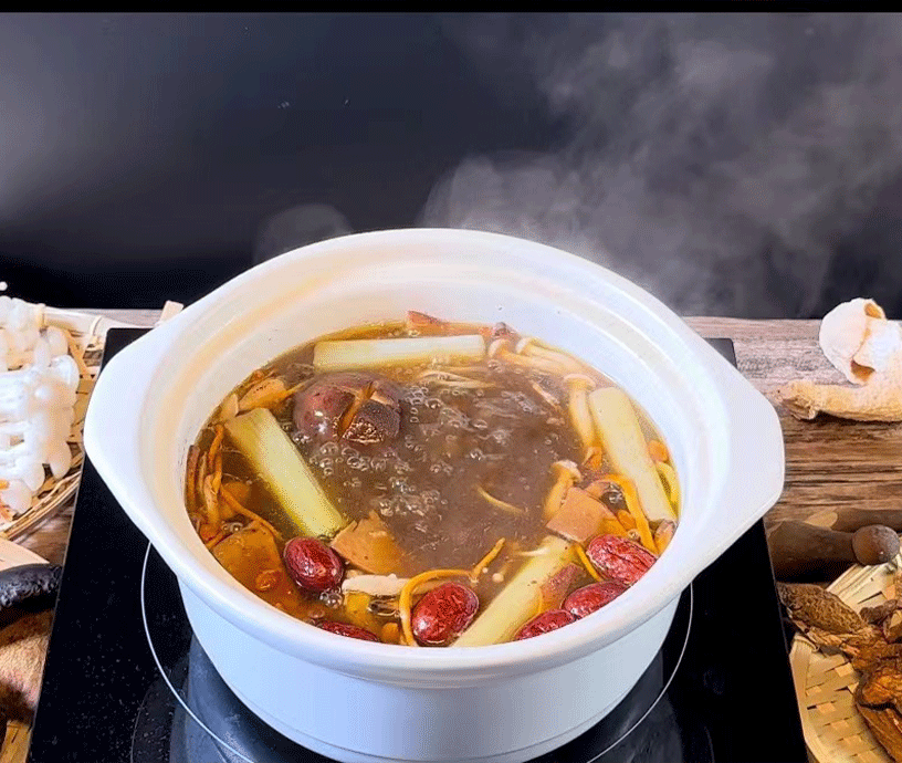 菌湯火鍋